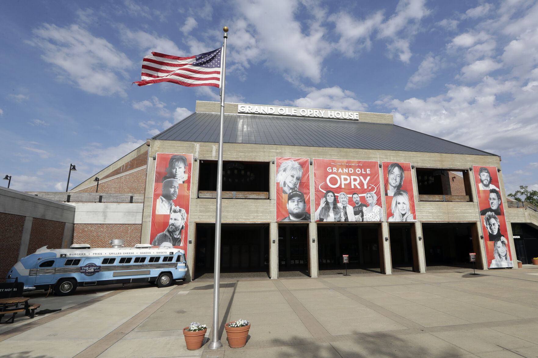 Music-Opry-Wallen